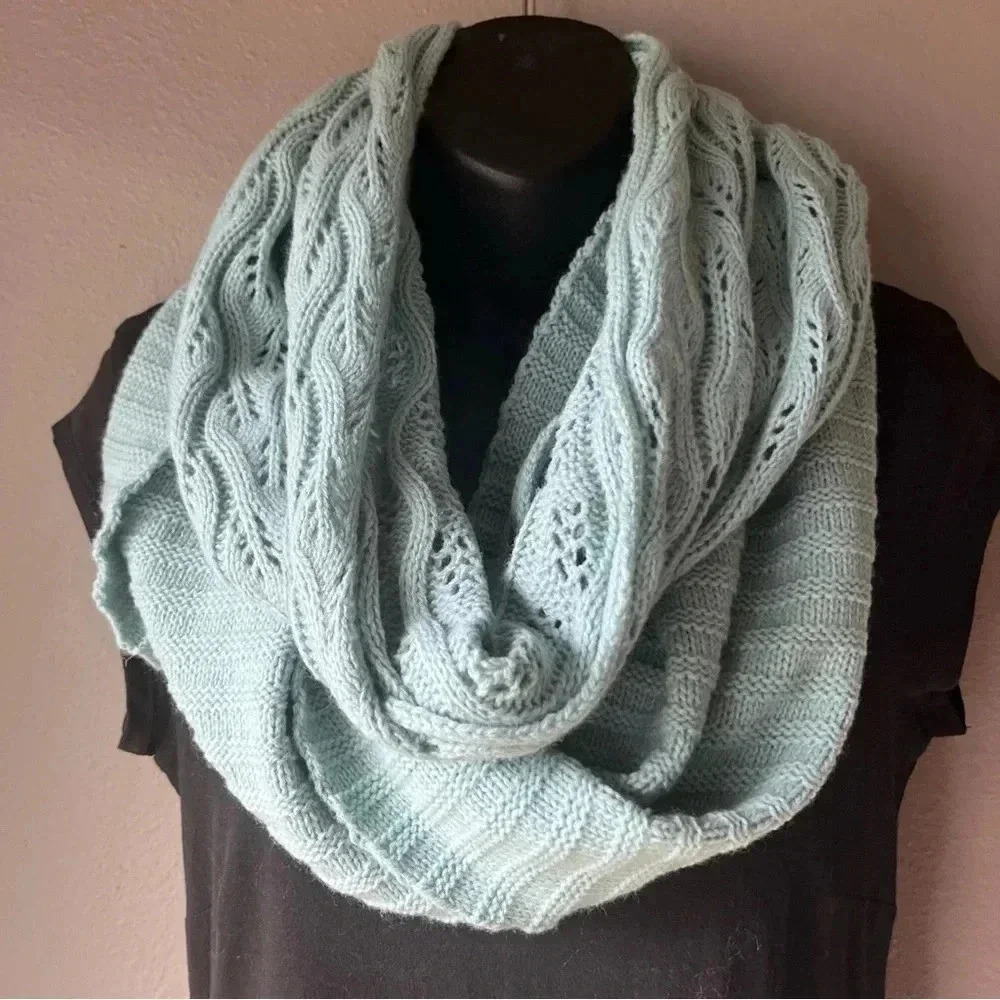 Maurices Soft Knit Infinity Scarf Wrap Dual Pattern Versatile Sage Green - Picture 2 of 8